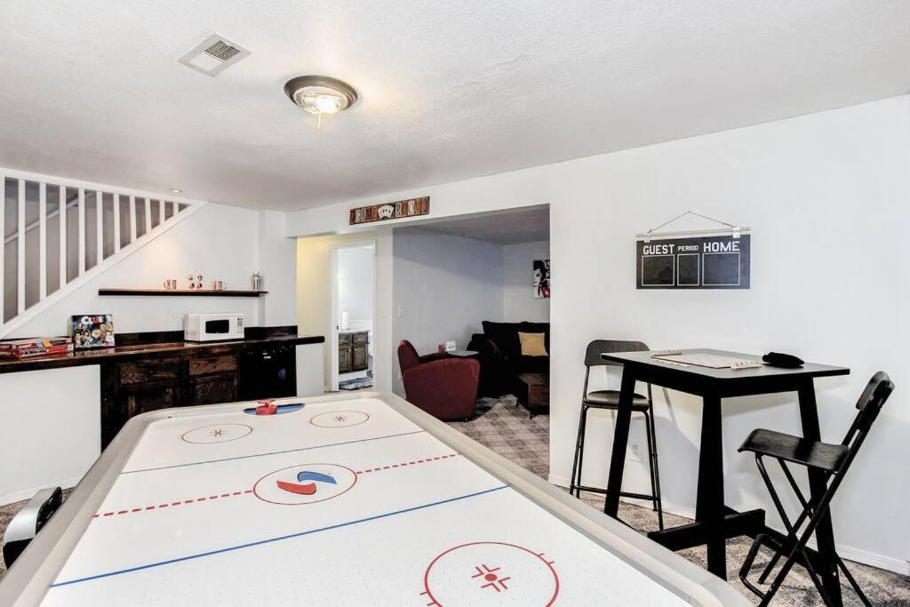 Wow! Spacious Retreat & Amazing Yard 2400+4Bd/3Bth Wichita Exterior foto