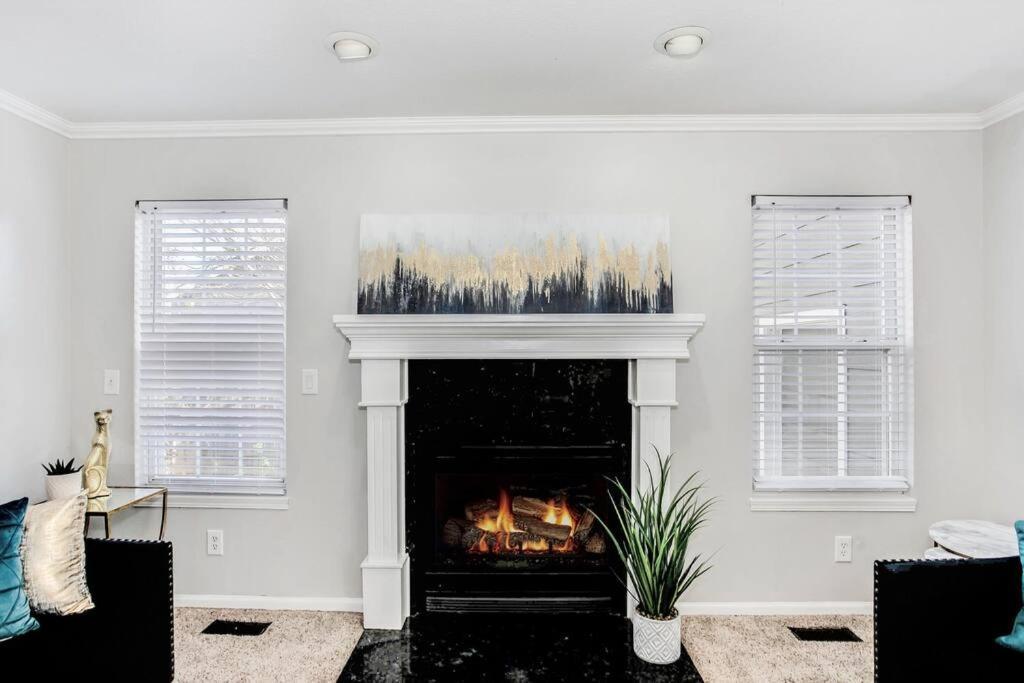 Wow! Spacious Retreat & Amazing Yard 2400+4Bd/3Bth Wichita Exterior foto